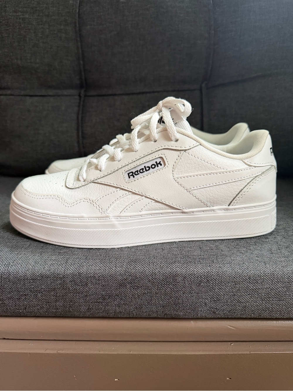 Women's Reeboks - Court
Advance Bold Sneakers Size 7